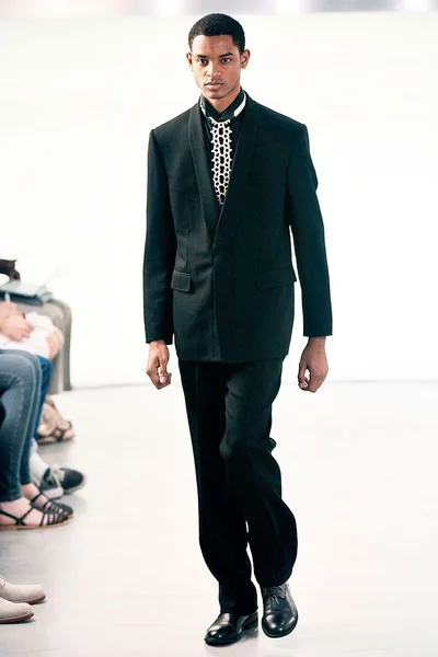 Look 3